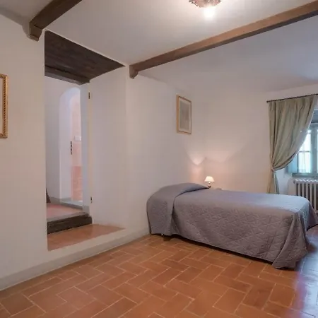 Castello Di Sarna * 치우시 델라 베르나