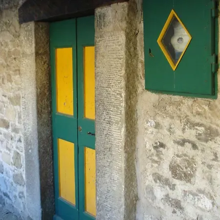 Castello Di Sarna 치우시 델라 베르나