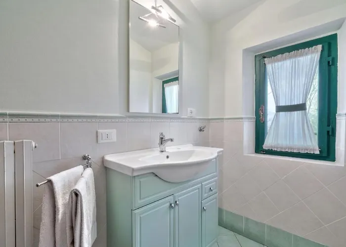 Castello Di Sarna Feriehus *